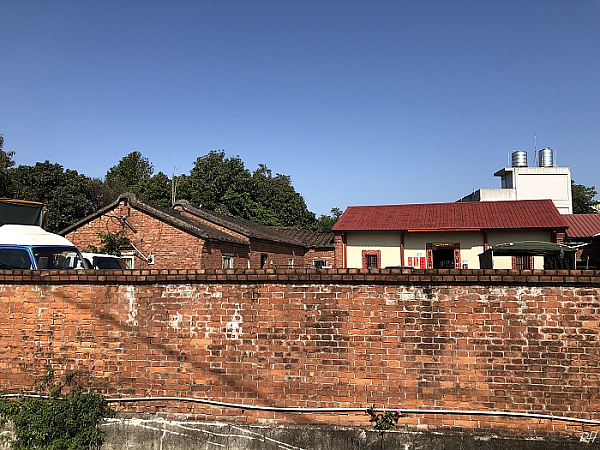 西園里紅磚古厝