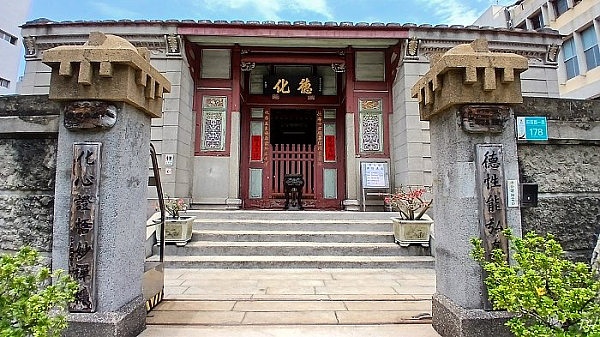 德化堂外頭的西洋建築語彙