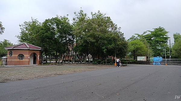 停車場與廁所