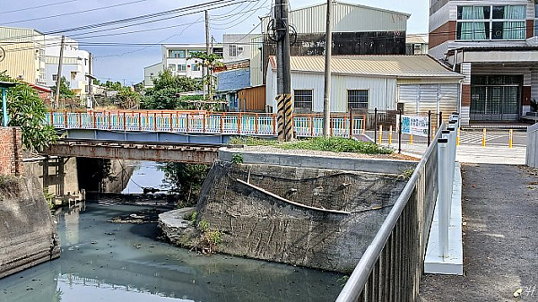 下營排水與鐵橋