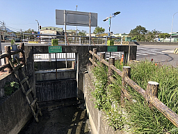 石頭溪圳東西支線分水閘門