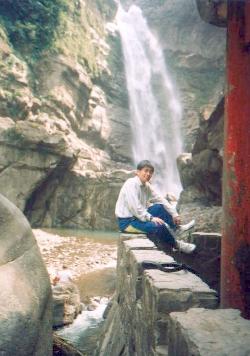 lul.jpg (19238 bytes)