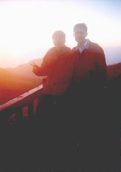 sister01.jpg (4795 bytes)